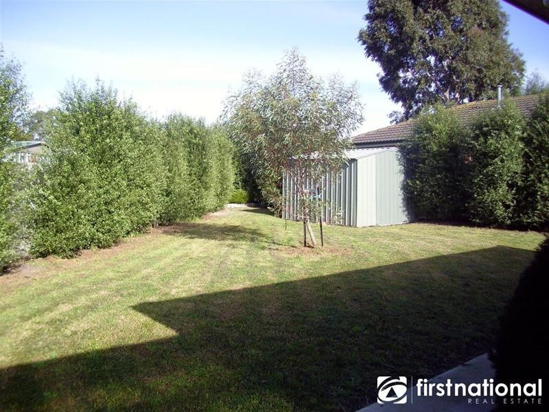 10 Ashton Rise, Narre Warren South VIC 3805