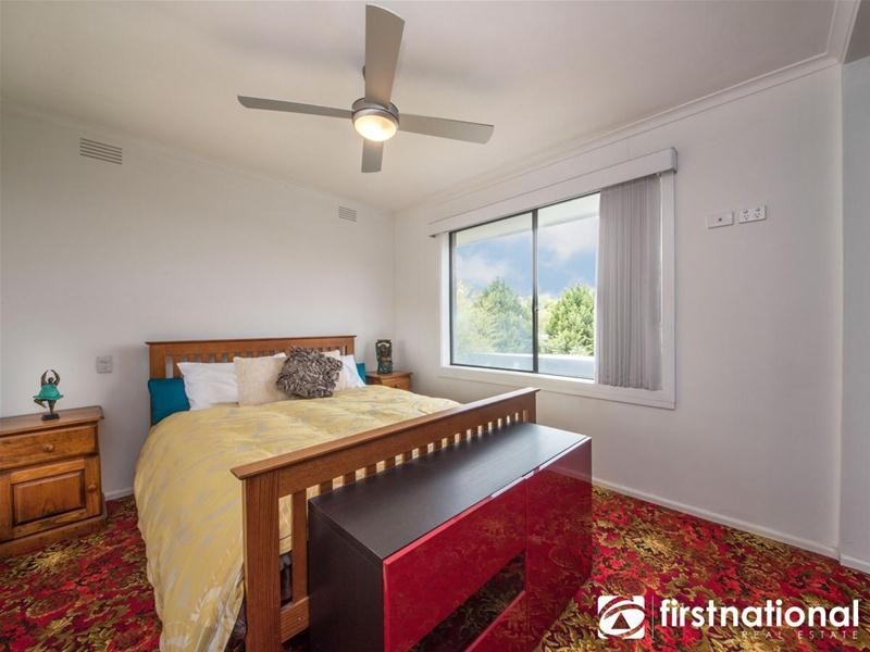 8 Inglis Road, Berwick VIC 3806