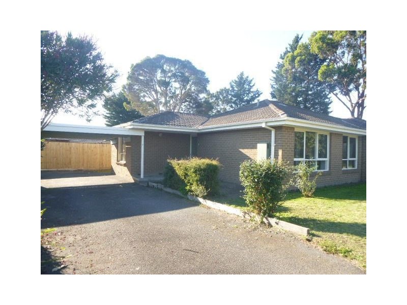 2 Peron  Court, Narre Warren VIC 3805