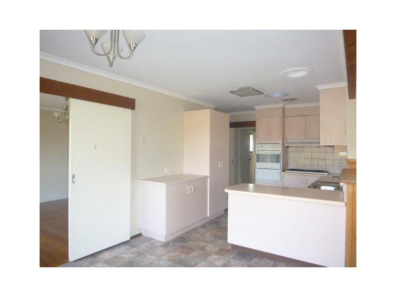 2 Peron  Court, Narre Warren VIC 3805