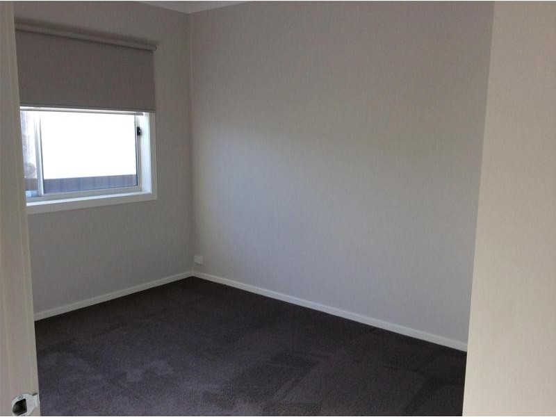 5 Featherbrook Circuit, Cranbourne North VIC 3977