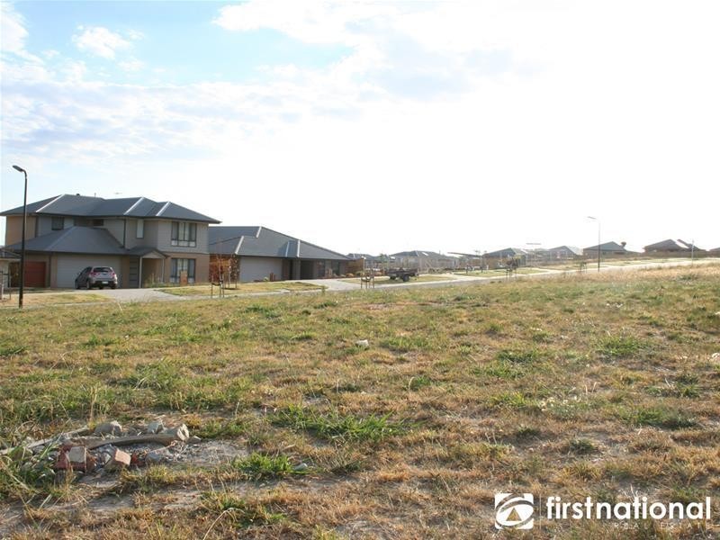 1 (Lot 845) Montalto Drive, Pakenham VIC 3810