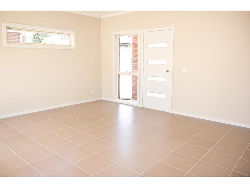 2/84 Sweeney Drive, Narre Warren VIC 3805