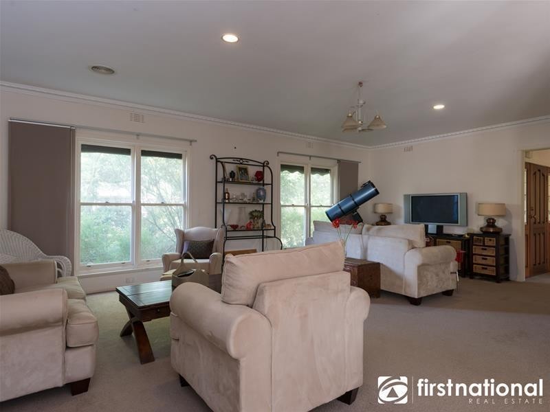 1-3 Rydaldene Way, Berwick VIC 3806
