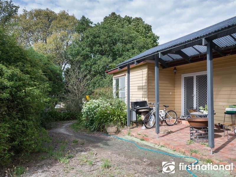 1-3 Rydaldene Way, Berwick VIC 3806