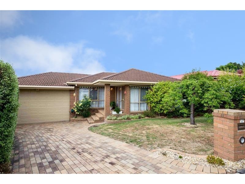 7 Lightwood Court, Berwick VIC 3806