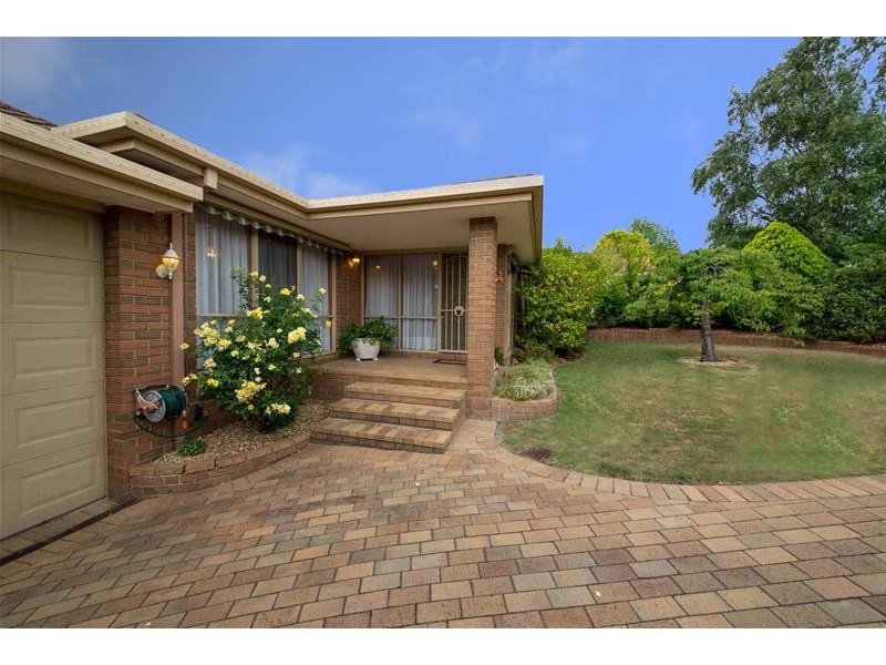 7 Lightwood Court, Berwick VIC 3806