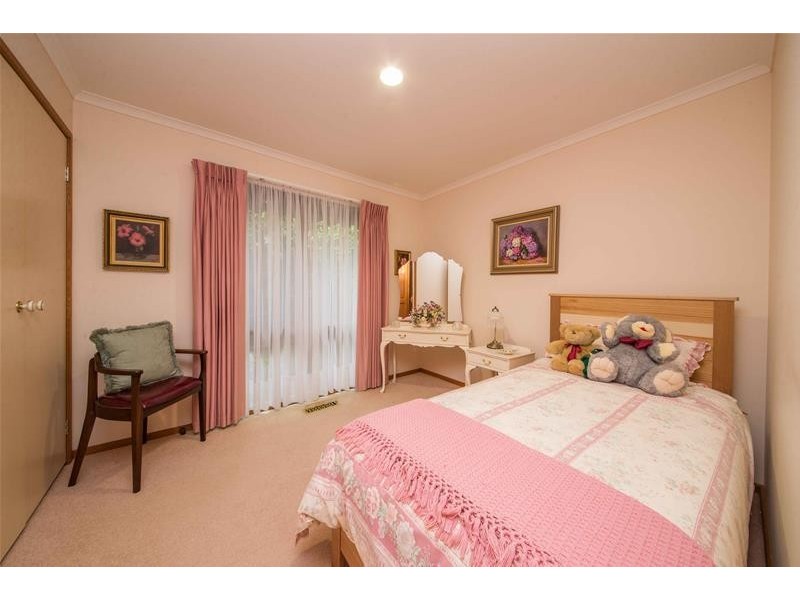 7 Lightwood Court, Berwick VIC 3806