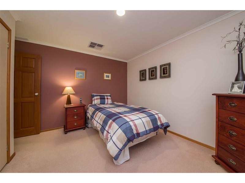 7 Lightwood Court, Berwick VIC 3806