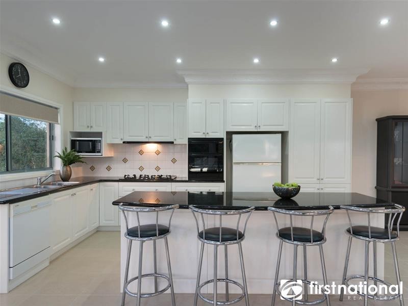 34 Balmain Drive, Berwick VIC 3806