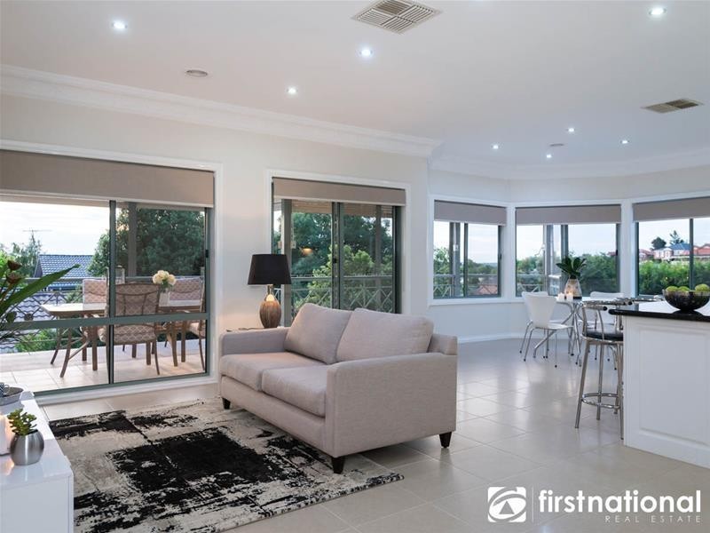 34 Balmain Drive, Berwick VIC 3806