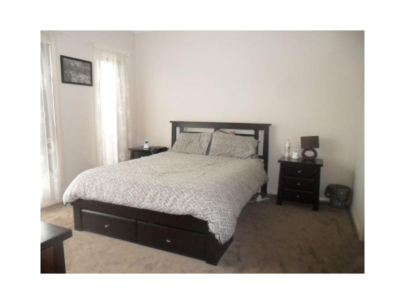 27 Flinders Park Drive, Officer VIC 3809