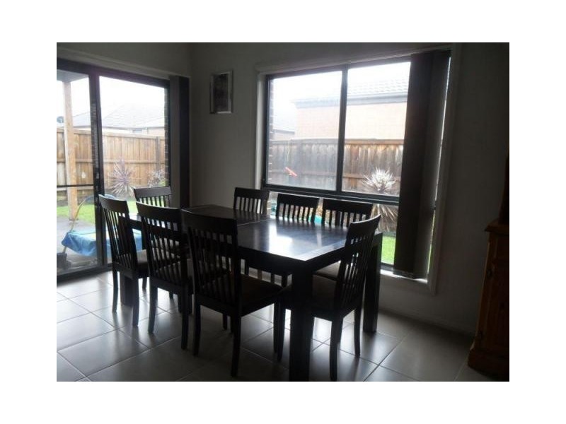 27 Flinders Park Drive, Officer VIC 3809