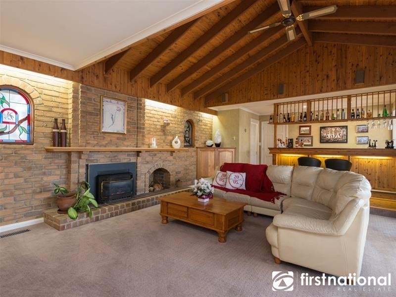 4 Cowper Rise, Berwick VIC 3806