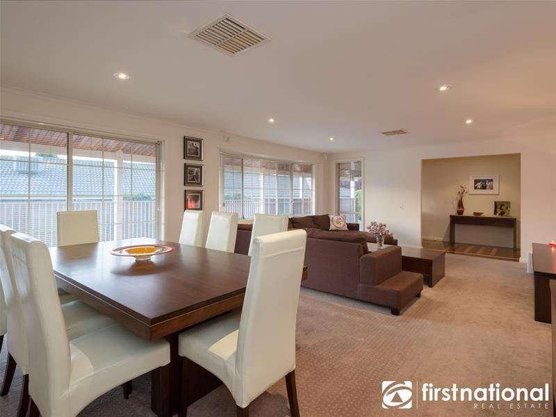 4 Cowper Rise, Berwick VIC 3806