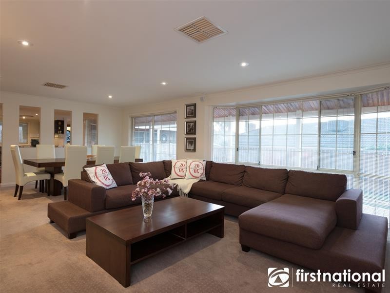 4 Cowper Rise, Berwick VIC 3806