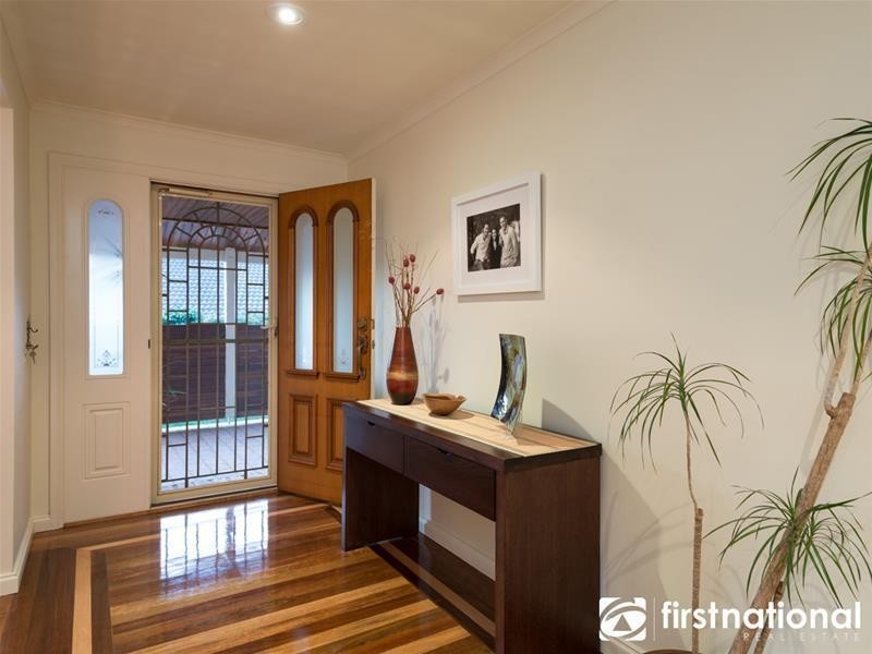 4 Cowper Rise, Berwick VIC 3806