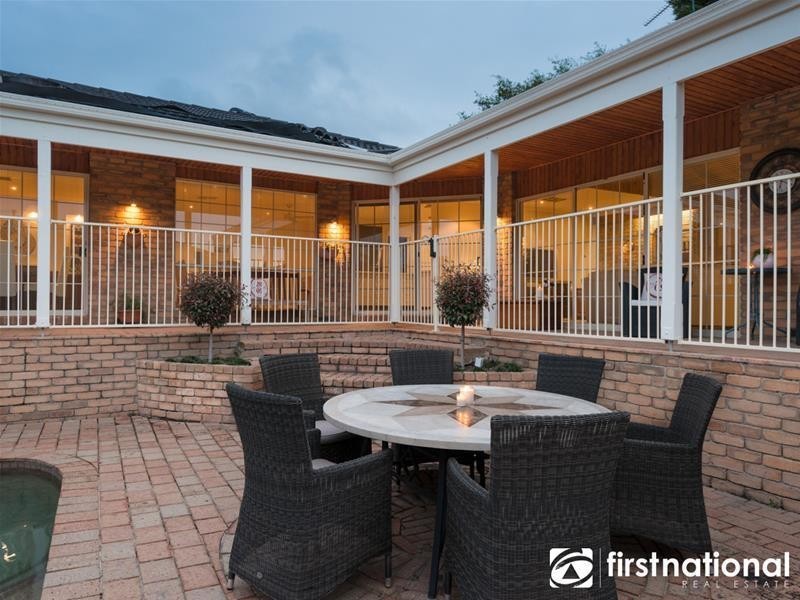 4 Cowper Rise, Berwick VIC 3806