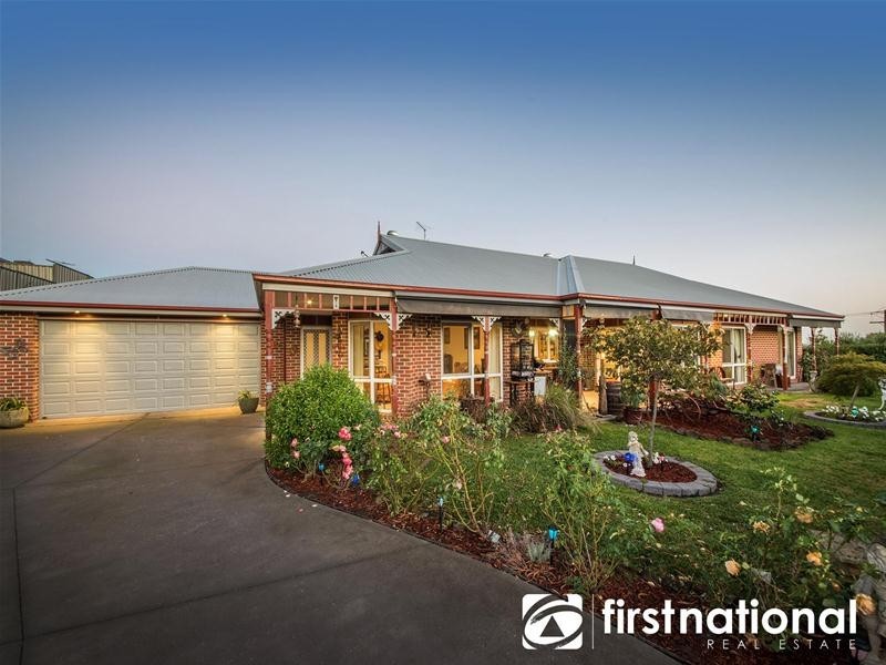 17 Windermere Boulevard, Pakenham VIC 3810
