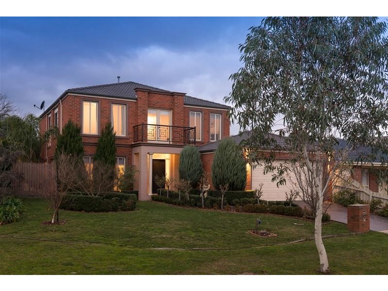 10 Lowanna Street, Berwick VIC 3806