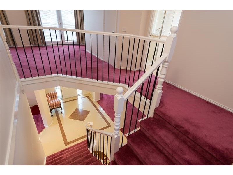 10 Lowanna Street, Berwick VIC 3806