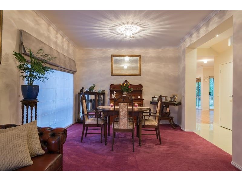 10 Lowanna Street, Berwick VIC 3806