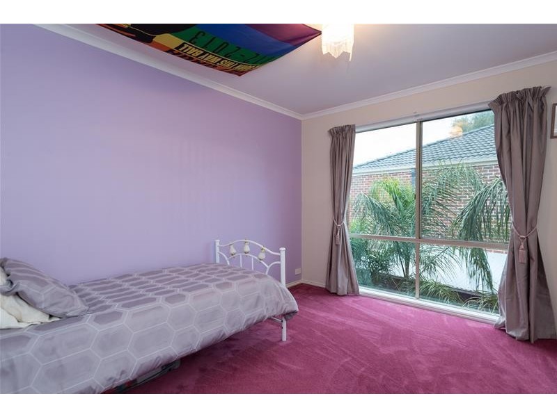 10 Lowanna Street, Berwick VIC 3806