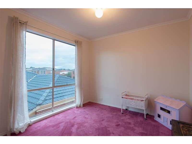 10 Lowanna Street, Berwick VIC 3806