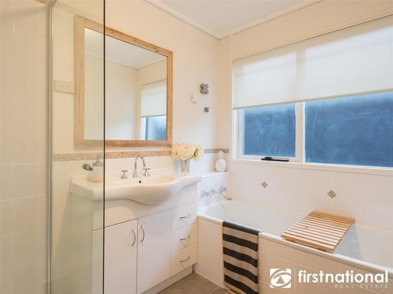 2 Jacqueline Court, Berwick VIC 3806