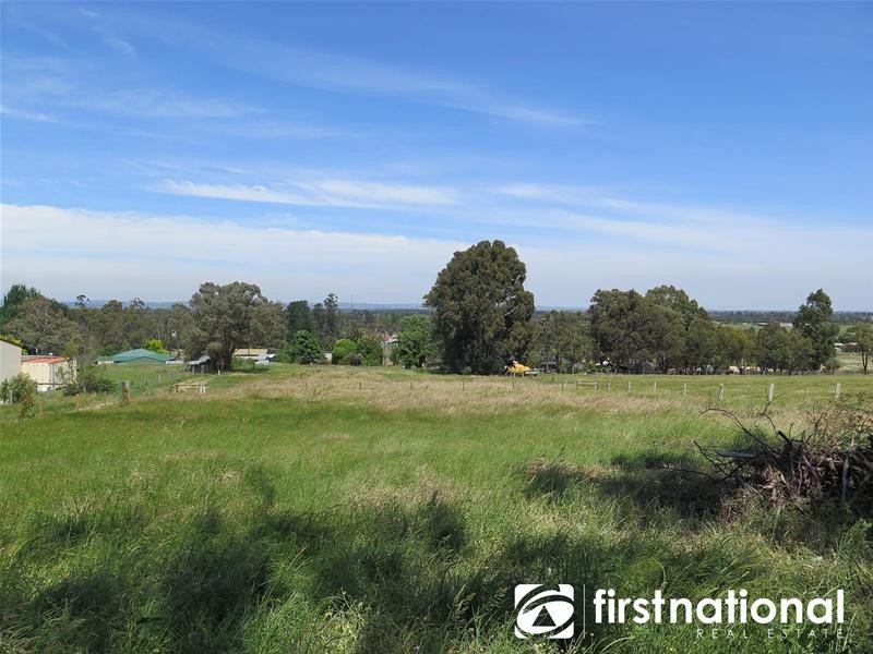 16 Petty Road, Bunyip VIC 3815