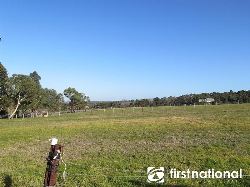 16 Petty Road, Bunyip VIC 3815