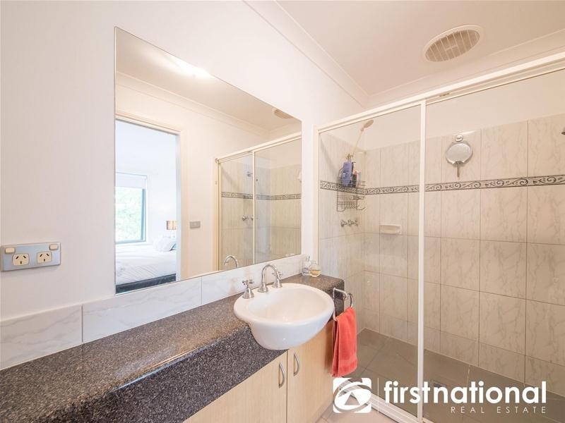 1 Cropton Place, Narre Warren South VIC 3805