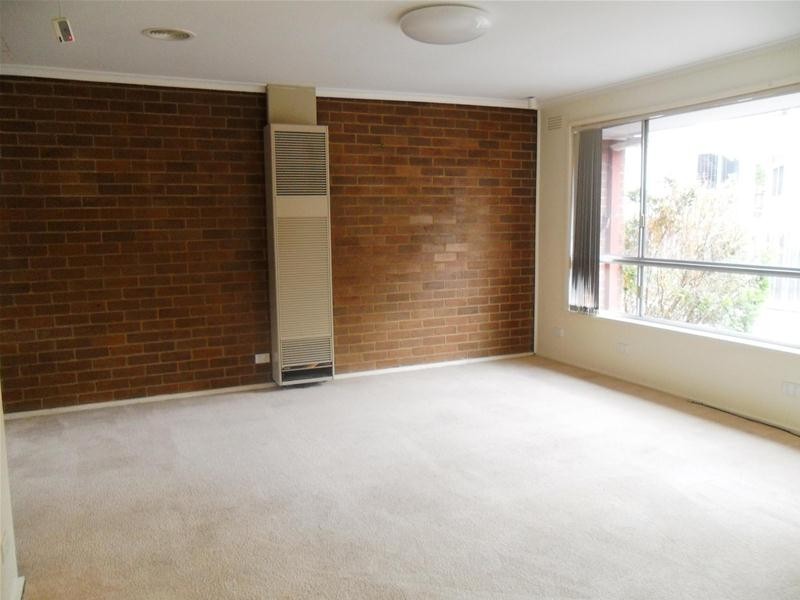 2/8 Wheeler Street, Berwick VIC 3806