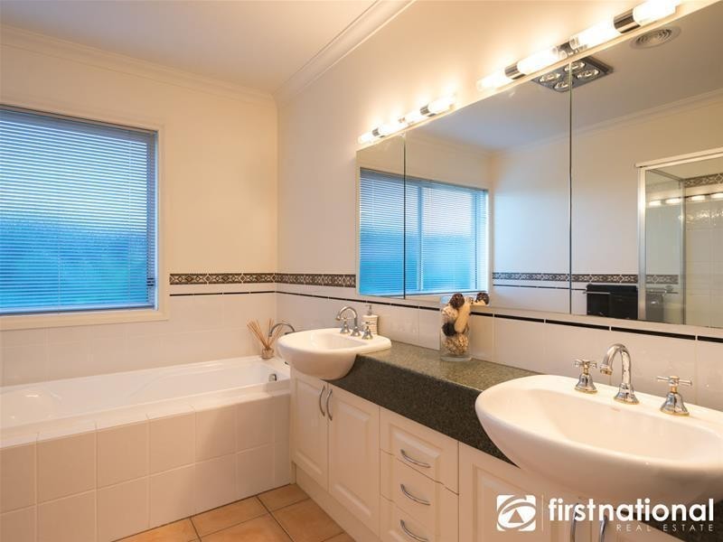 7 Temple-Wood Court, Berwick VIC 3806