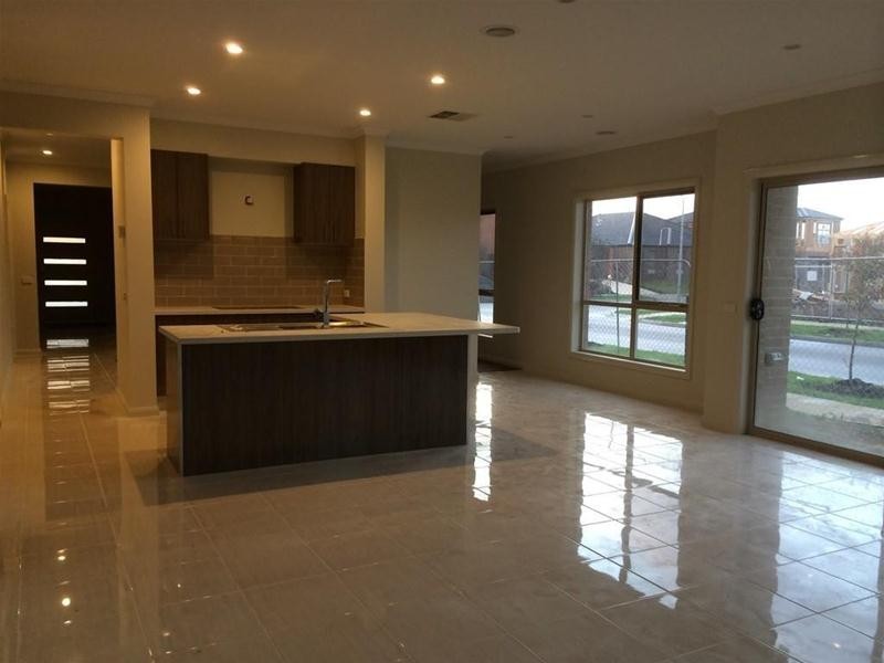 40 Burford Way, Cranbourne North VIC 3977