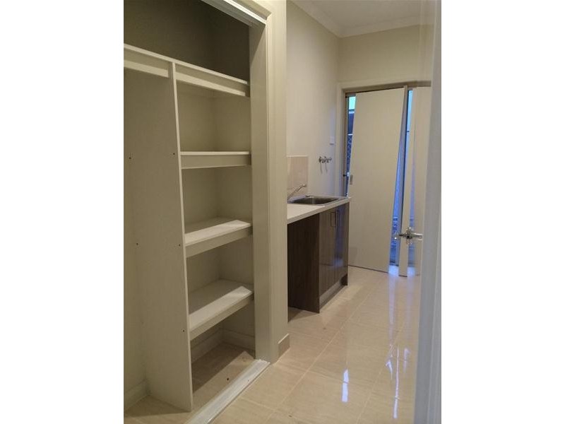 40 Burford Way, Cranbourne North VIC 3977