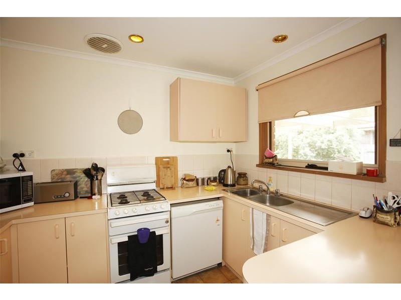 130 Warana Drive, Hampton Park VIC 3976