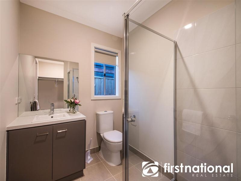 17 Ascot Park Drive, Pakenham VIC 3810