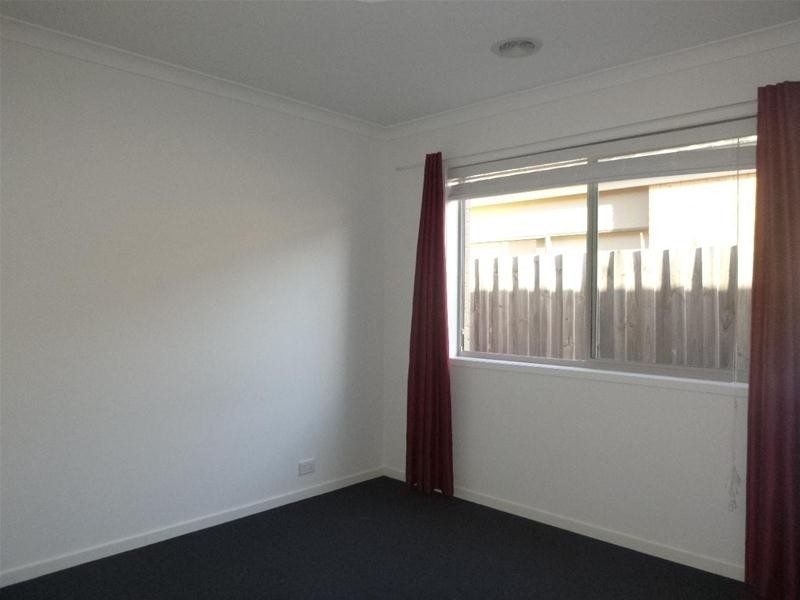 27 Celestine Drive, Officer VIC 3809