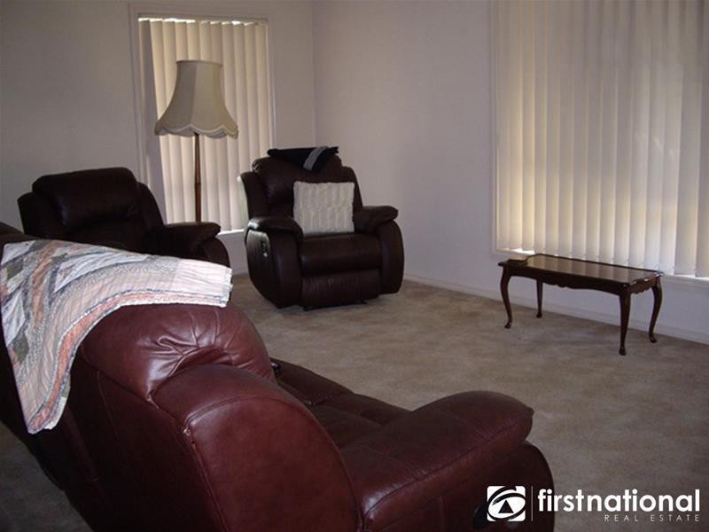 19 Osborn Grove, Pakenham VIC 3810