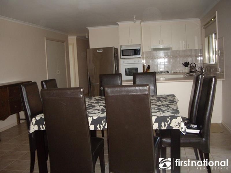 19 Osborn Grove, Pakenham VIC 3810