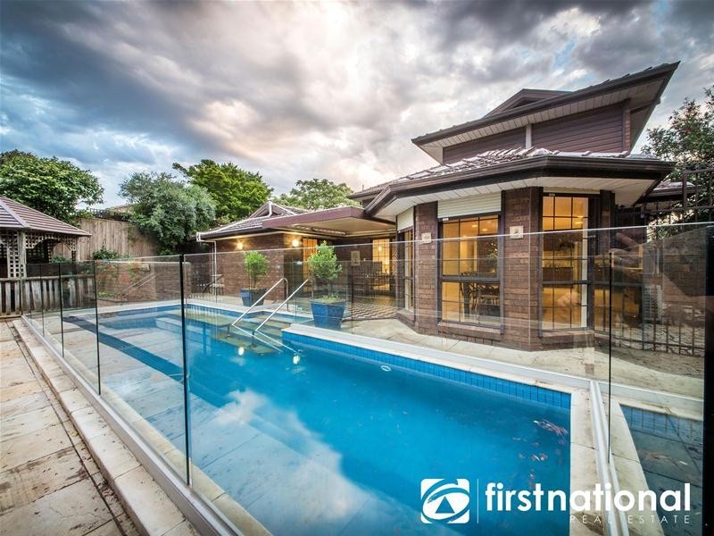 30 Edrington Park Drive, Berwick VIC 3806