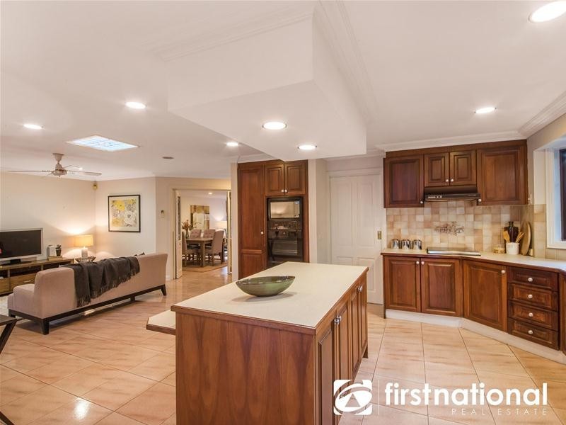 30 Edrington Park Drive, Berwick VIC 3806