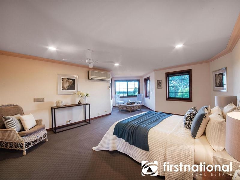 30 Edrington Park Drive, Berwick VIC 3806