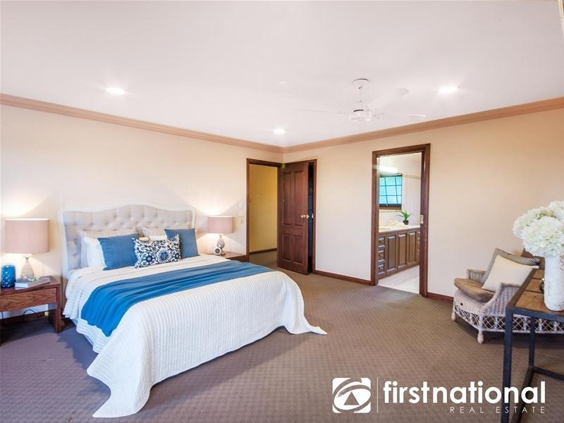 30 Edrington Park Drive, Berwick VIC 3806