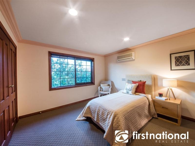 30 Edrington Park Drive, Berwick VIC 3806