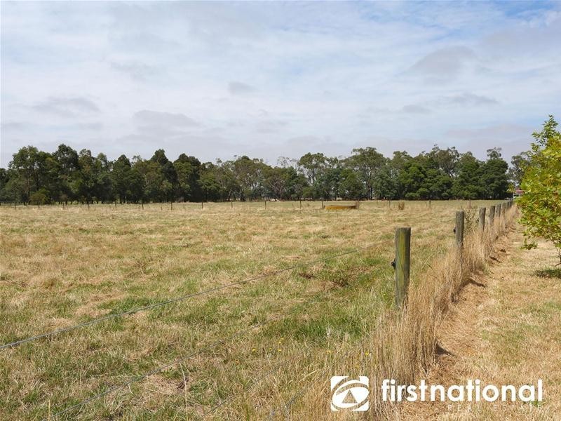 44 Seymour Road, Nar Nar Goon North VIC 3812