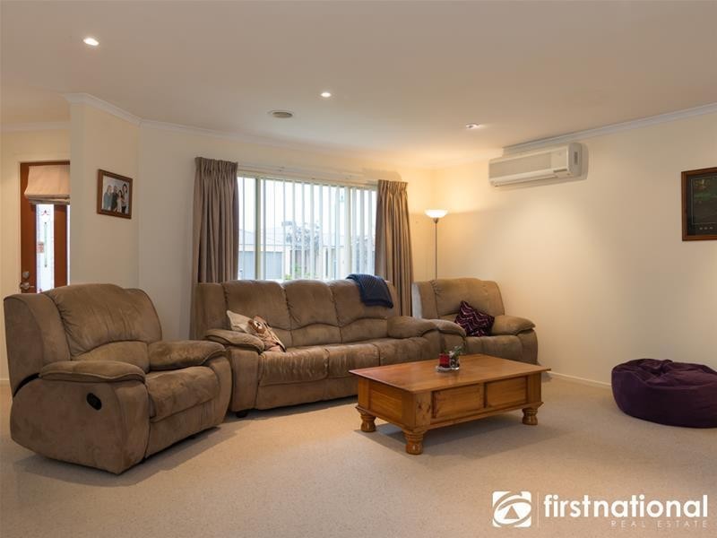 24 Dahlen Place, Berwick VIC 3806