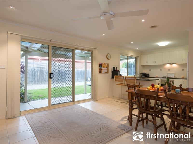 24 Dahlen Place, Berwick VIC 3806