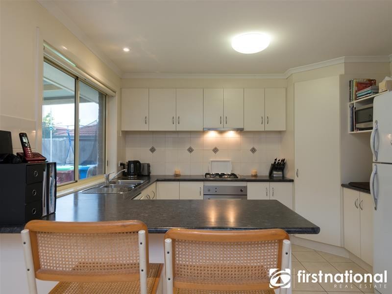 24 Dahlen Place, Berwick VIC 3806